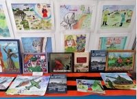С 4 по 10 мая в Центре прошла выставка детских рисунков 