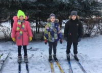 В субботний день мы не скучаем - быстро лыжи надеваем!!!